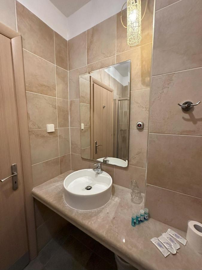Hotel Afrodite Neoi Poroi Esterno foto