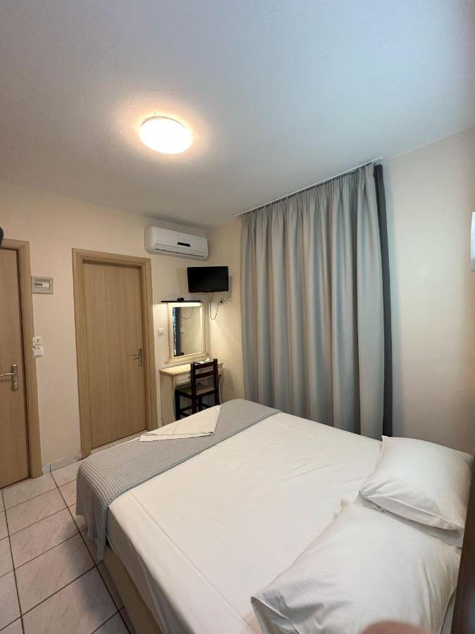 Hotel Afrodite Neoi Poroi Esterno foto